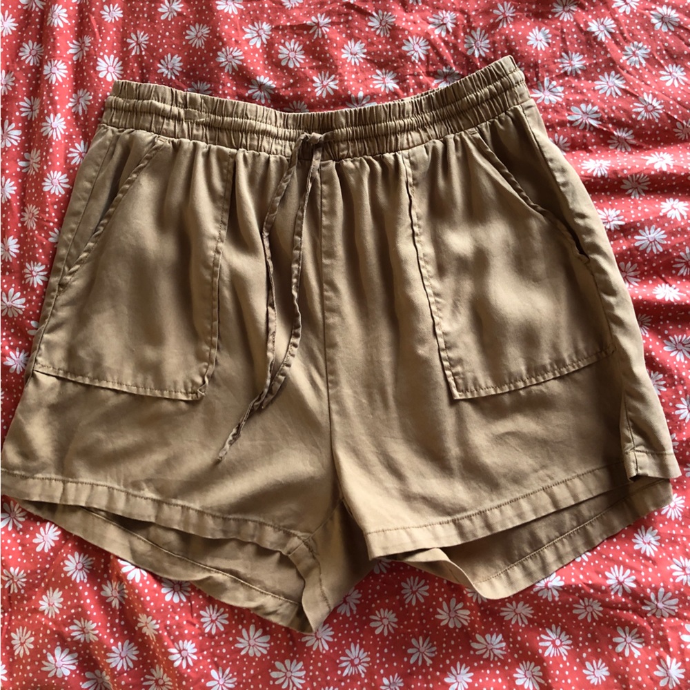 Macy’s OAT dark oatmeal beige shorts